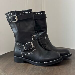 Charles David Whistler Black Leather Studded Moto Boots - Size 6 - EUC